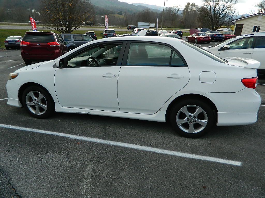 2011 Toyota Corolla Image 5