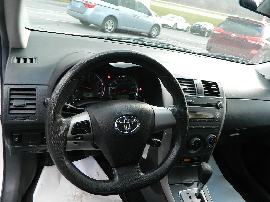 2011 Toyota Corolla Image 10