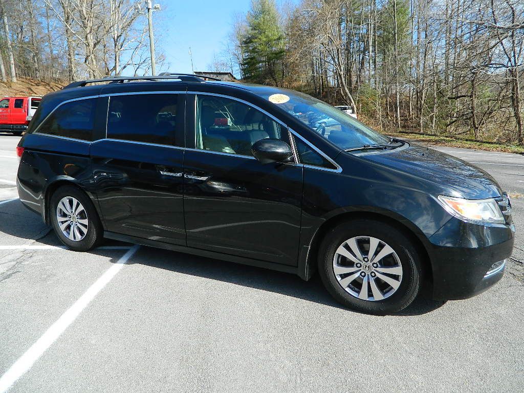 2016 Honda Odyssey Image 2