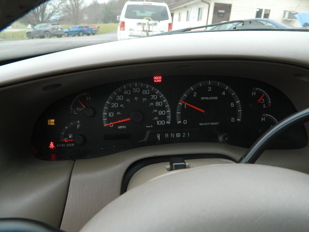 2001 Ford F-150 Image 10