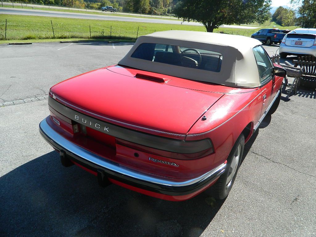 1990 Buick Reatta Image 3
