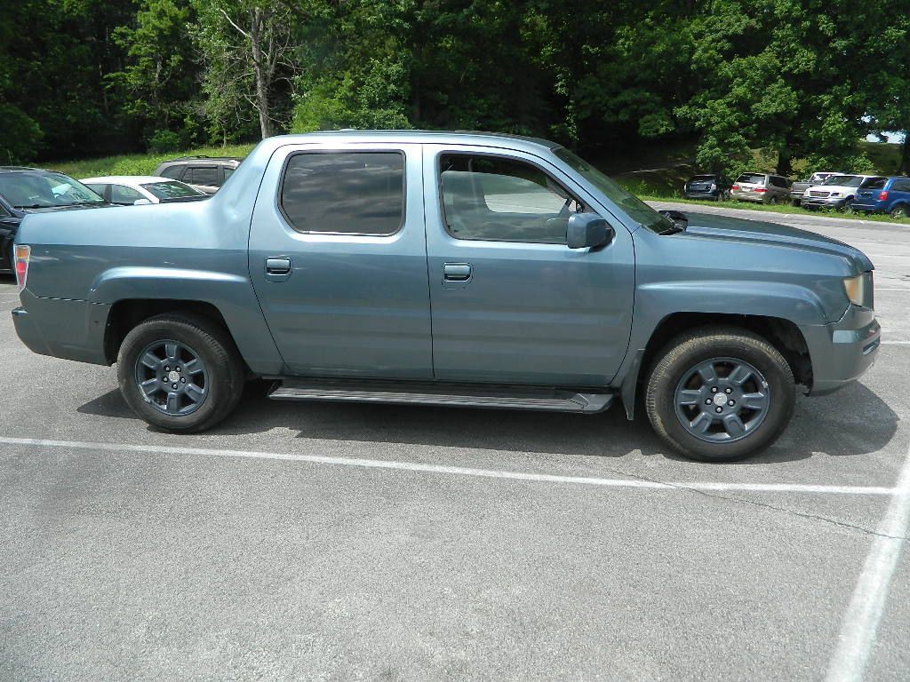 2006 Honda Ridgeline Image 2