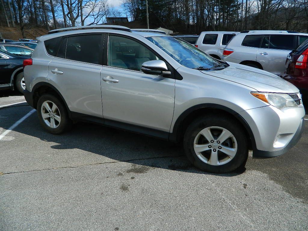 2014 Toyota Rav4 Image 2
