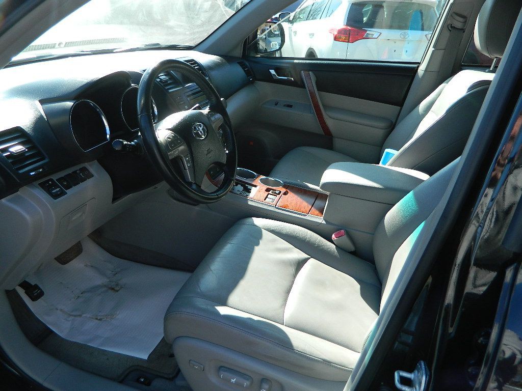 2008 Toyota Highlander Image 9