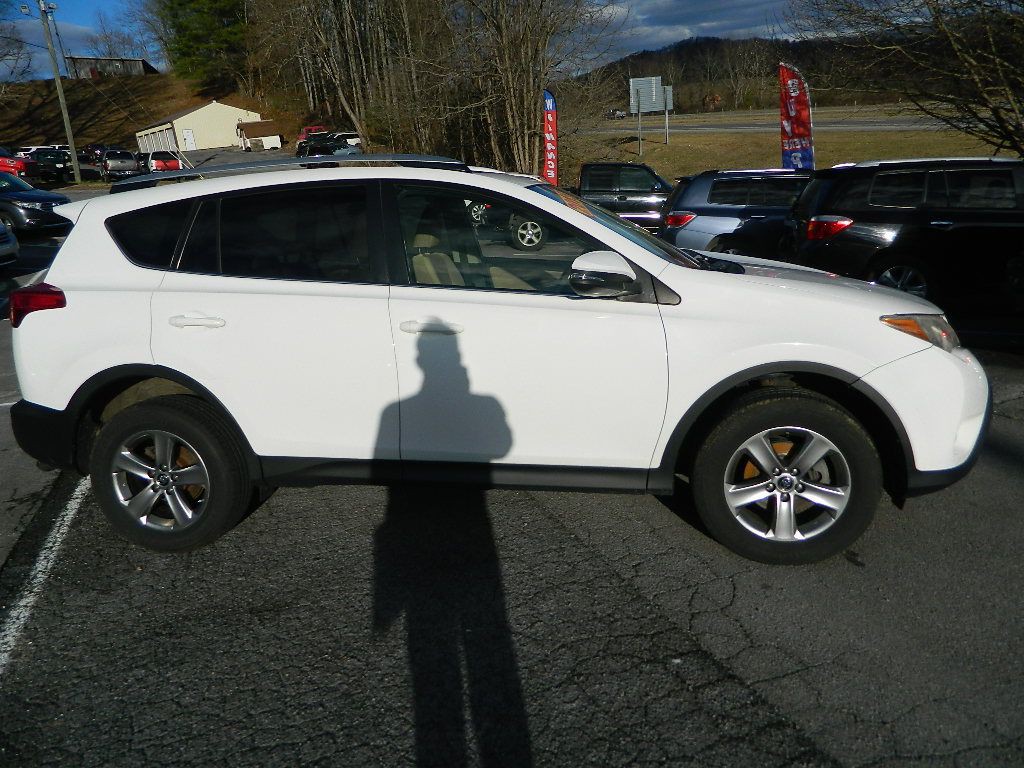 2015 Toyota Rav4 Image 2