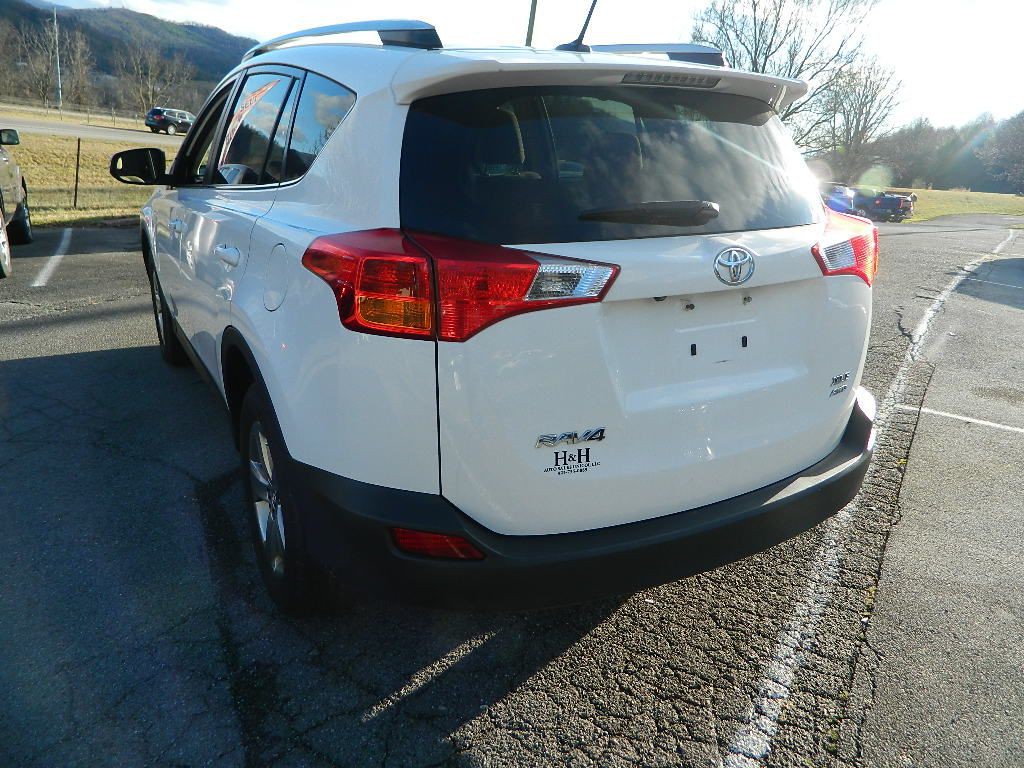 2015 Toyota Rav4 Image 4