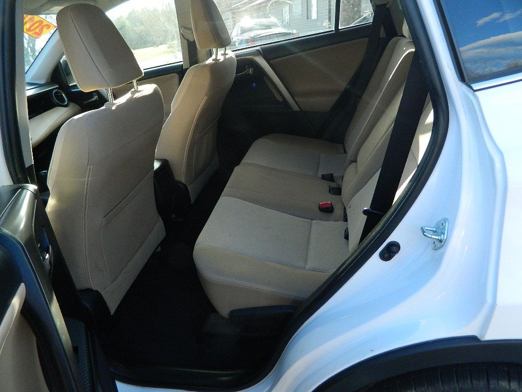 2015 Toyota Rav4 Image 7