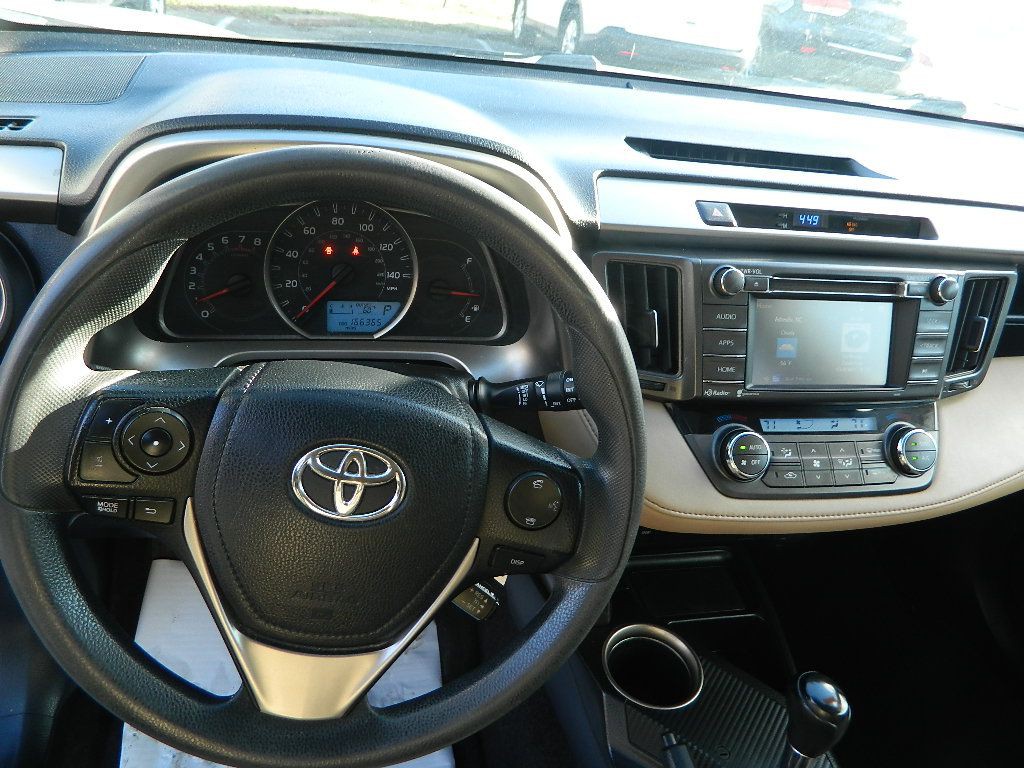 2015 Toyota Rav4 Image 9