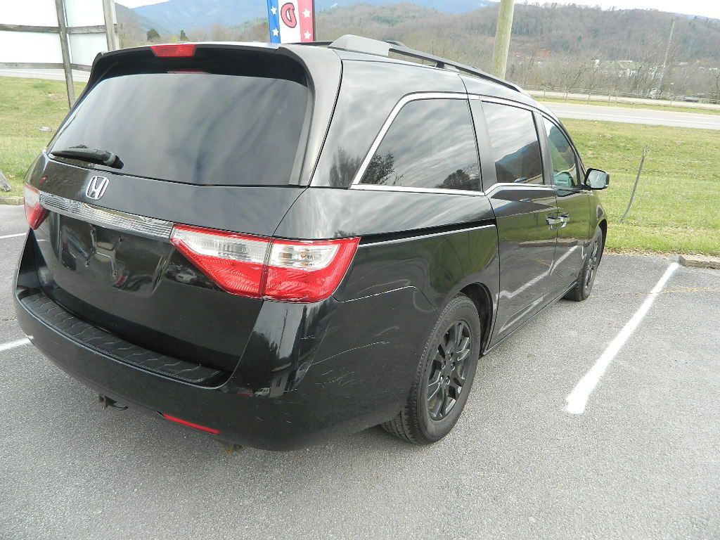 2011 Honda Odyssey Image 3