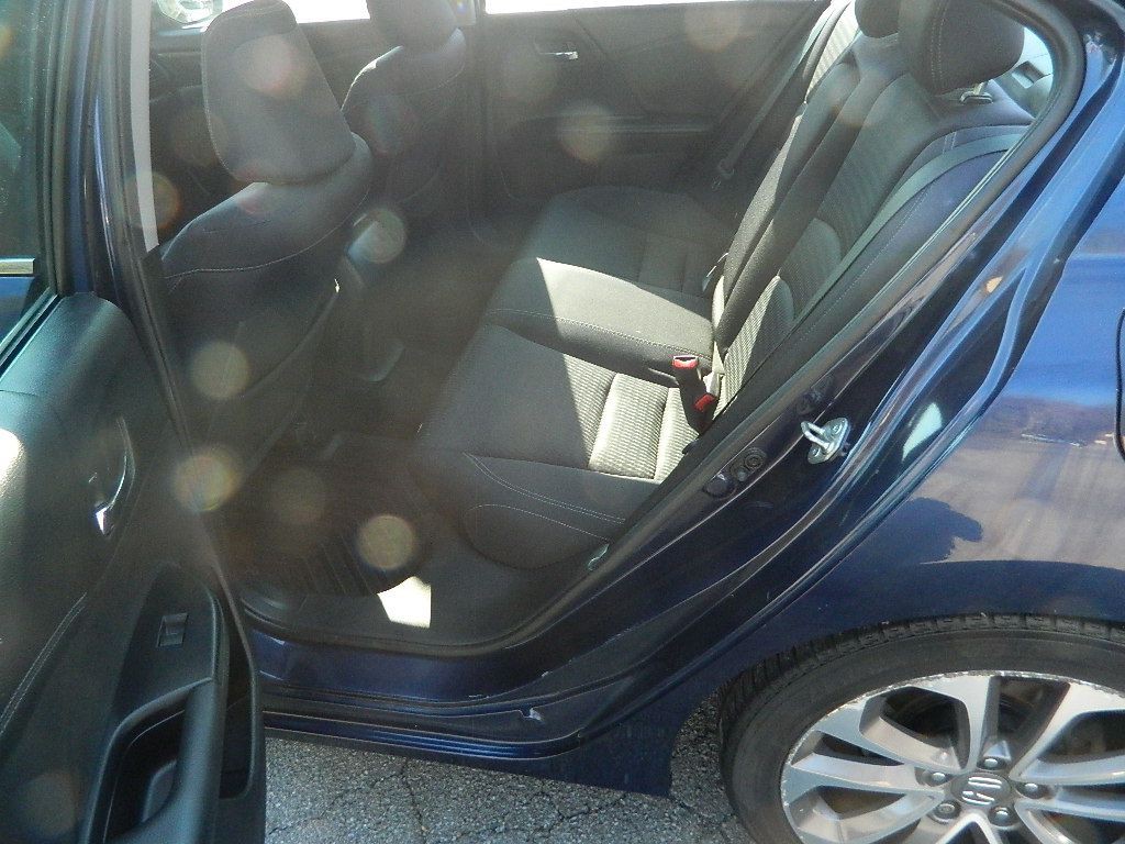 2015 Honda Accord Image 7