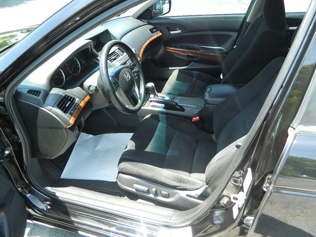2011 Honda Accord Image 8
