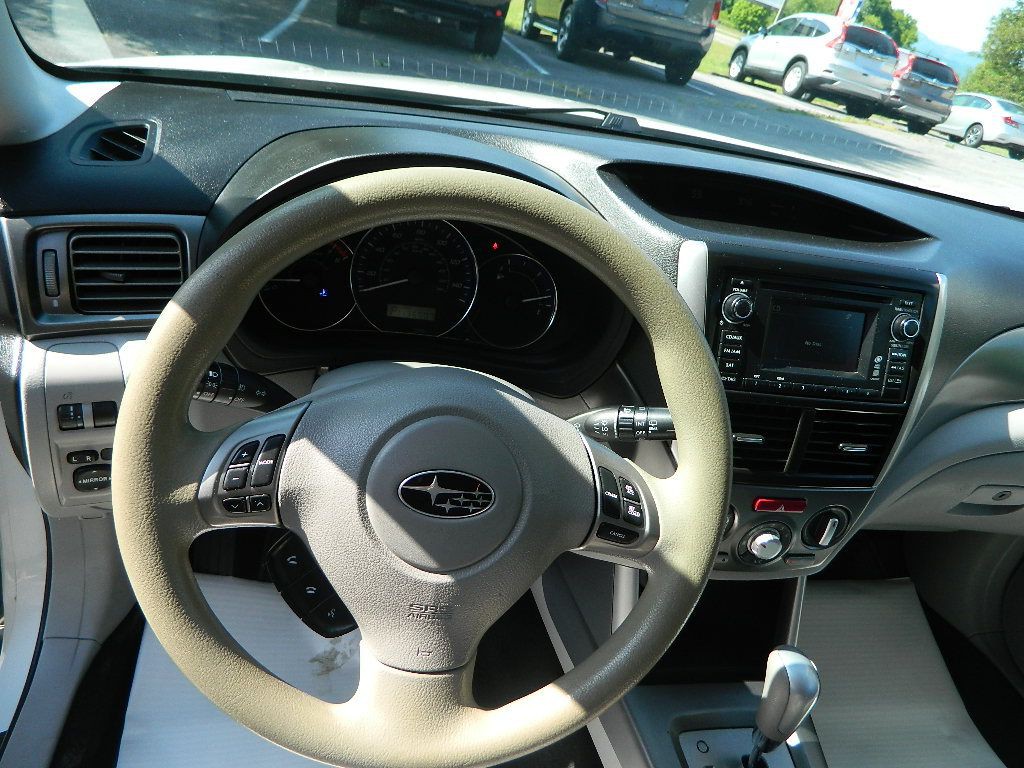 2013 Subaru Forester Image 9