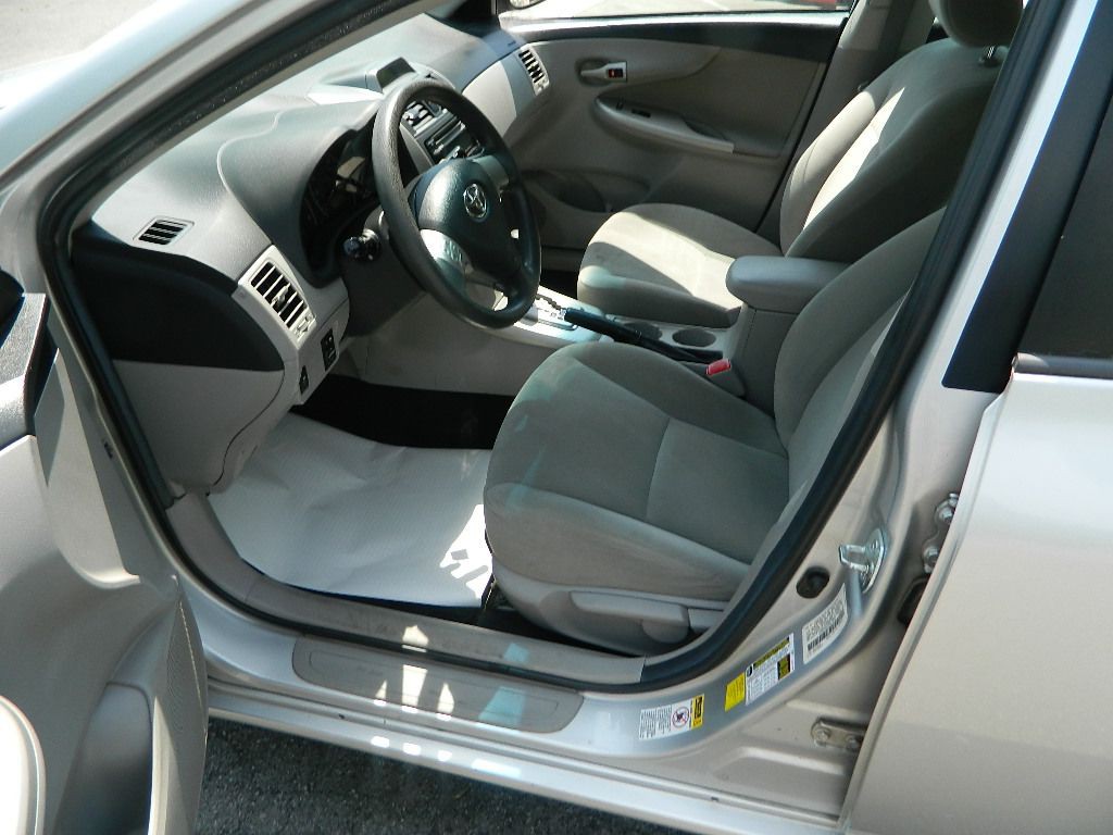 2012 Toyota Corolla Image 8