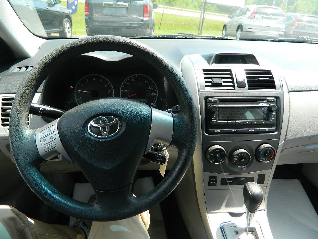 2012 Toyota Corolla Image 9