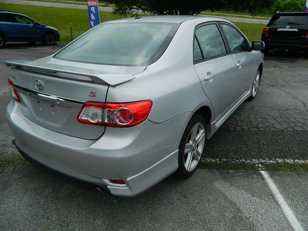 2013 Toyota Corolla Image 3