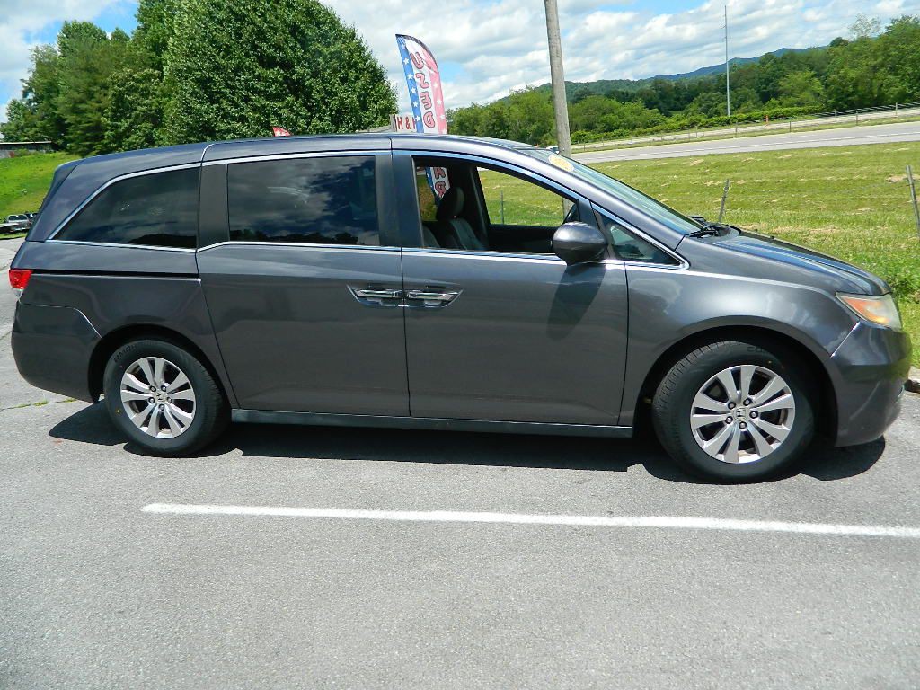 2016 Honda Odyssey Image 2