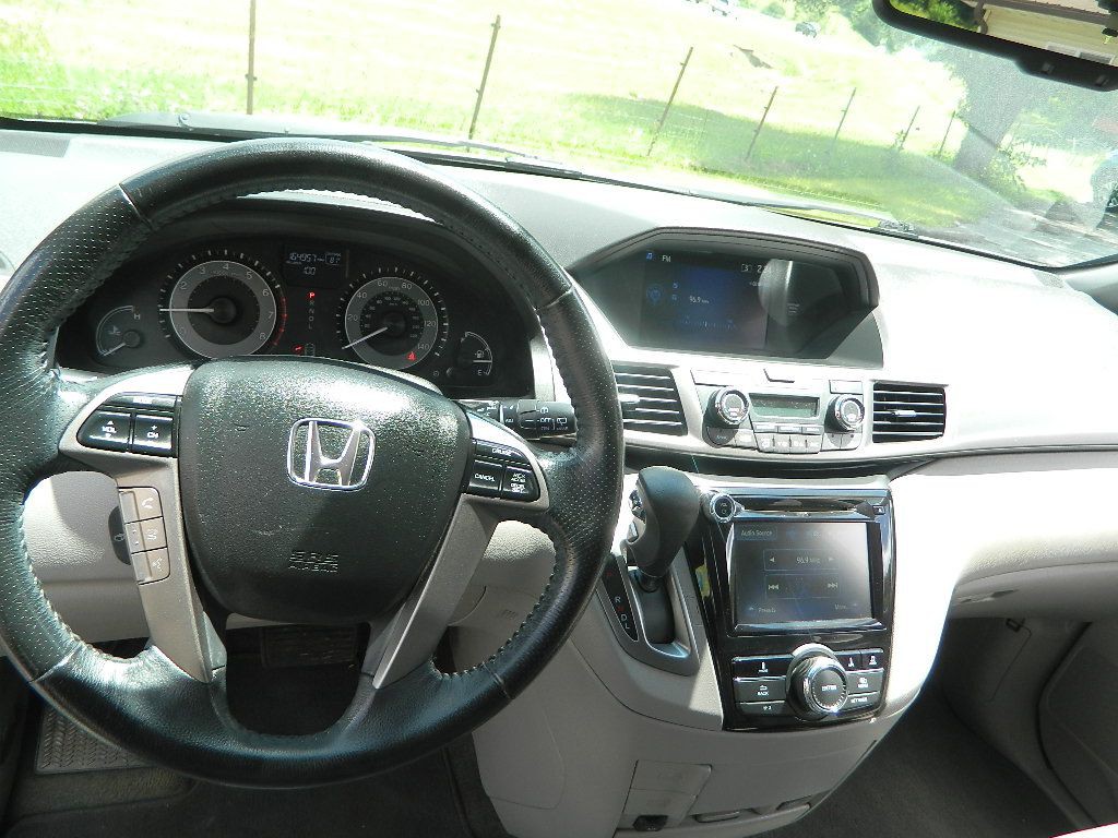 2016 Honda Odyssey Image 10