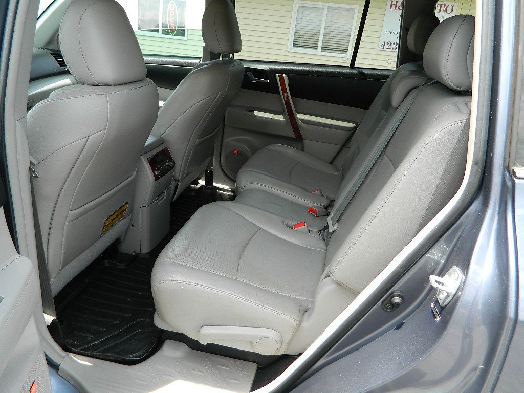 2012 Toyota Highlander Image 8