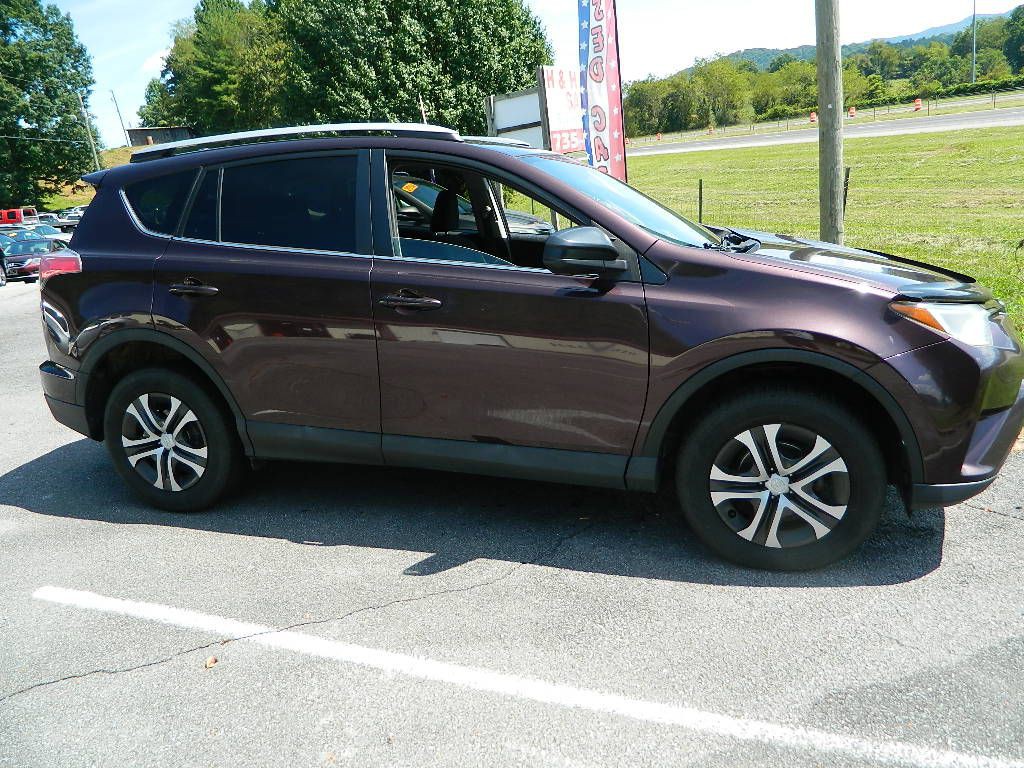 2016 Toyota Rav4 Image 2