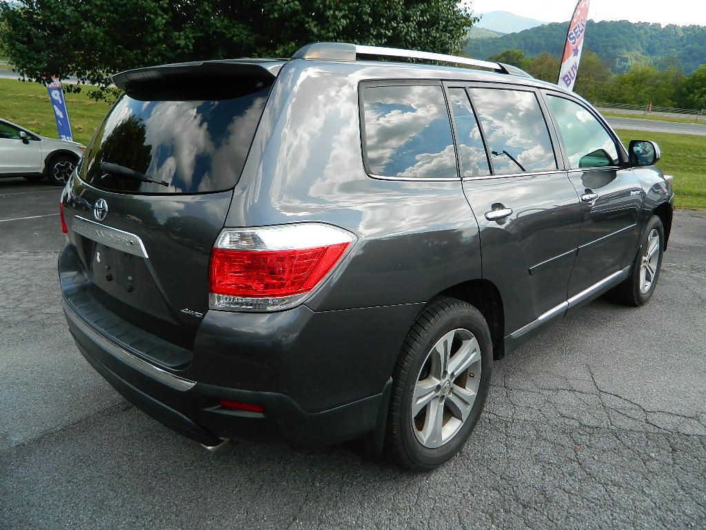 2013 Toyota Highlander Image 3