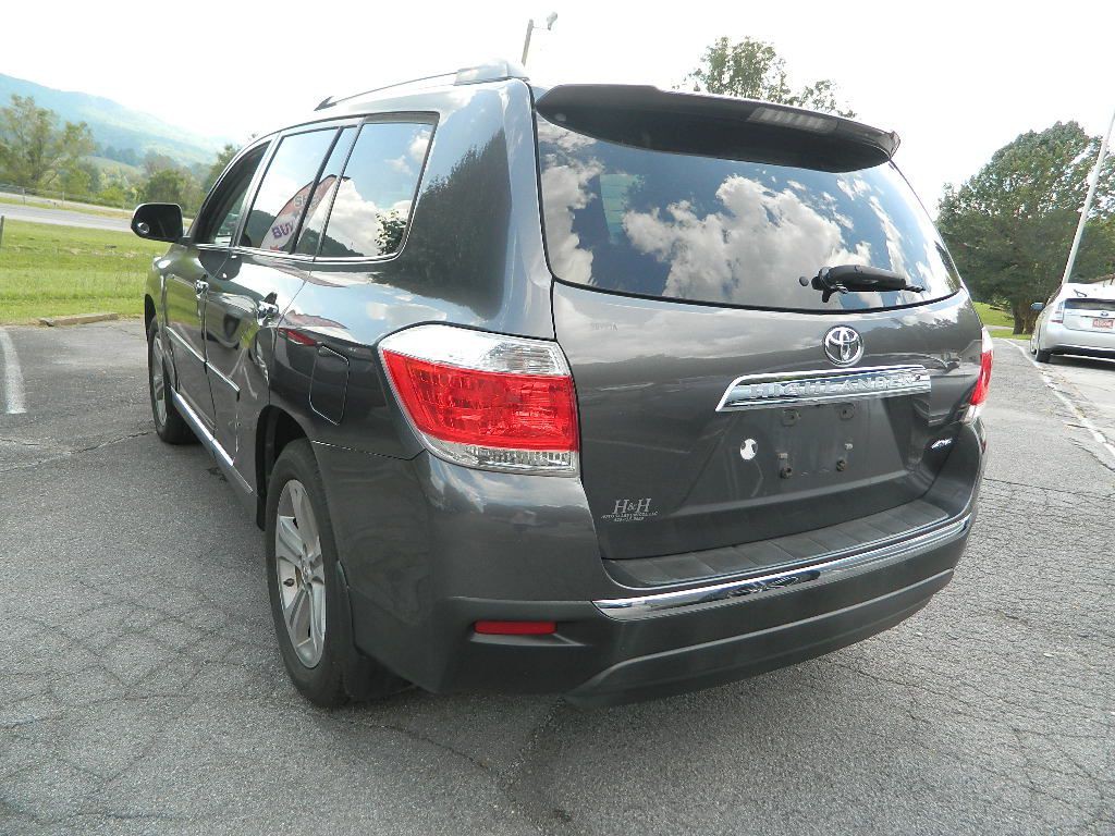 2013 Toyota Highlander Image 4
