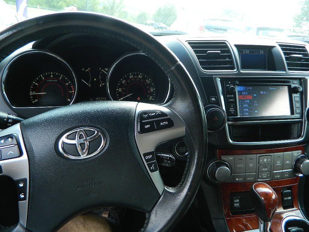 2013 Toyota Highlander Image 10