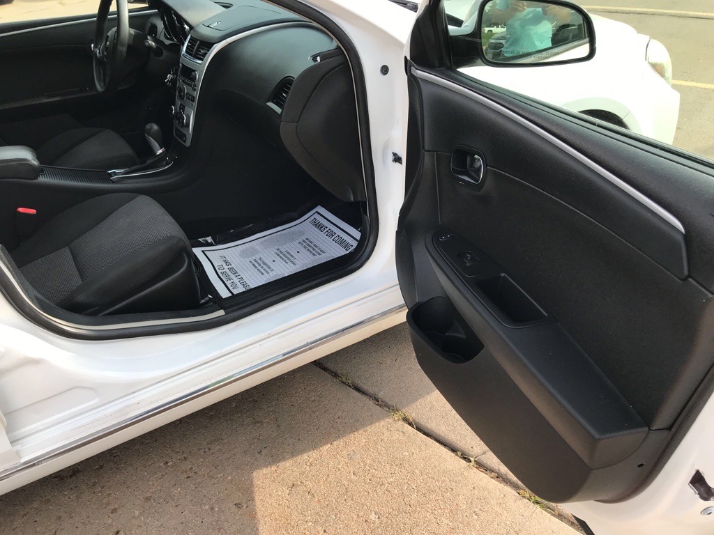 2009 Chevrolet Malibu Image 16