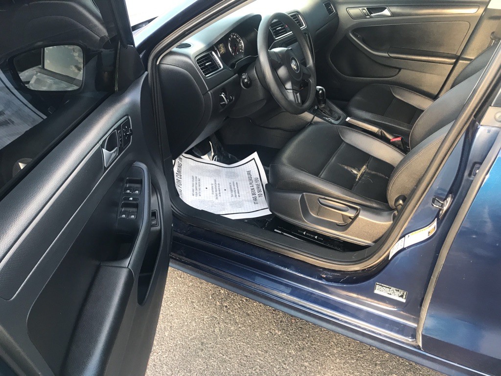 2012 Volkswagen Jetta Image 8