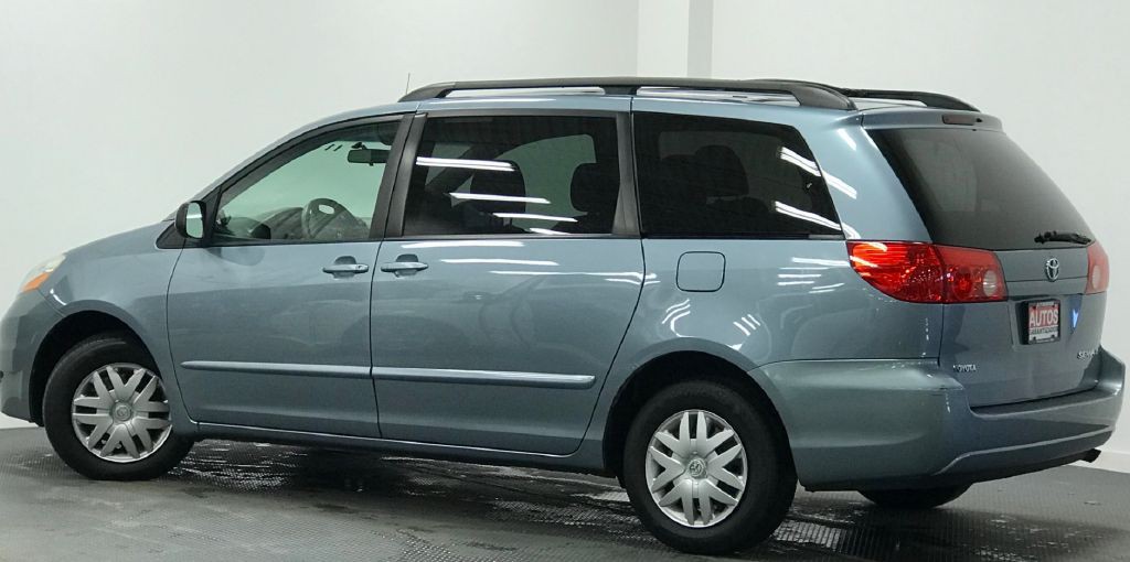 2010 Toyota Sienna XLE