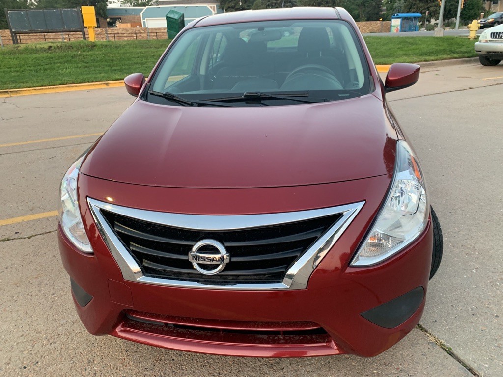 2016 Nissan Versa Image 1