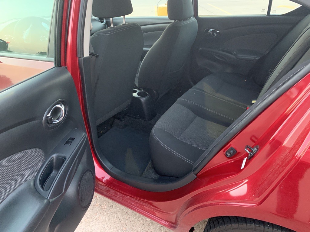 2016 Nissan Versa Image 7