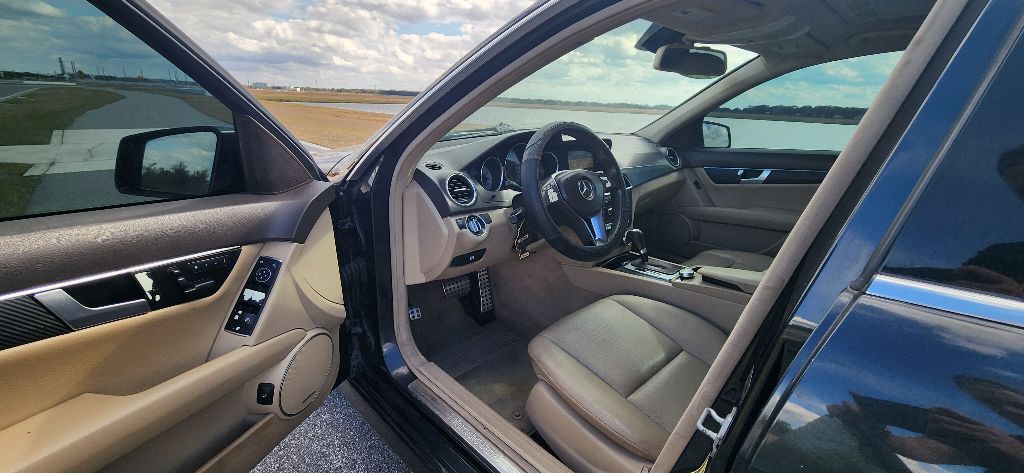 2012 Mercedes-Benz C-Class Image 10