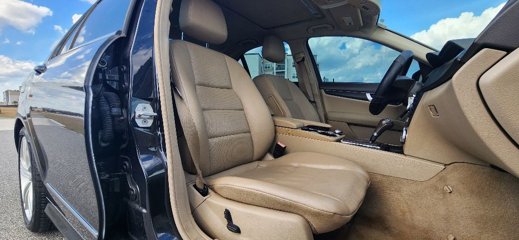 2012 Mercedes-Benz C-Class Image 19