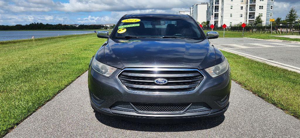 2015 Ford Taurus Image 2