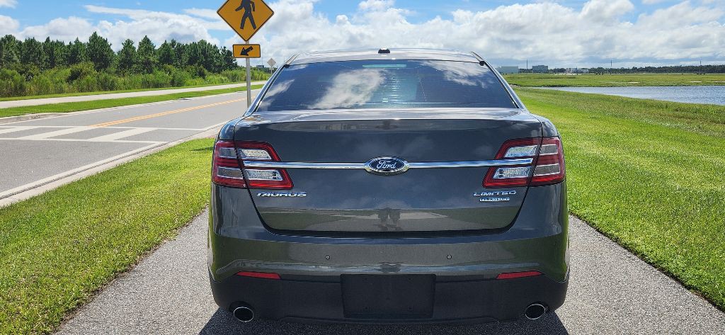 2015 Ford Taurus Image 6