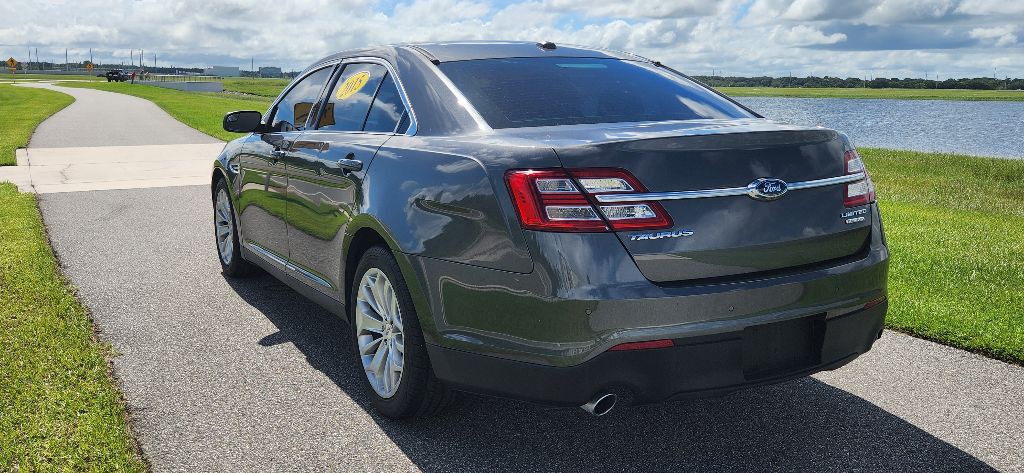 2015 Ford Taurus Image 7