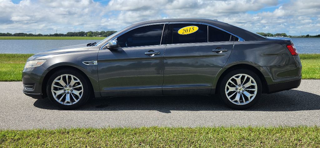 2015 Ford Taurus Image 8