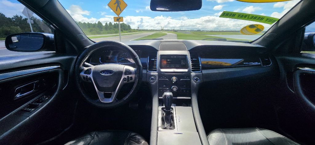 2015 Ford Taurus Image 12