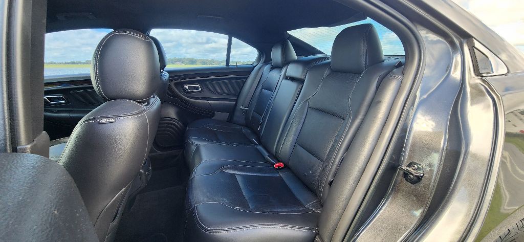 2015 Ford Taurus Image 17