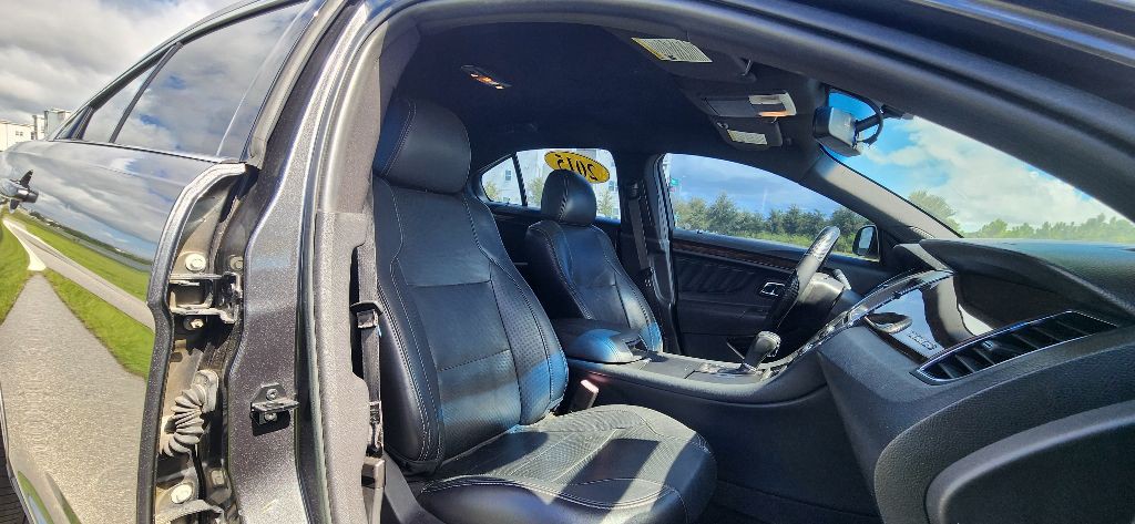 2015 Ford Taurus Image 20