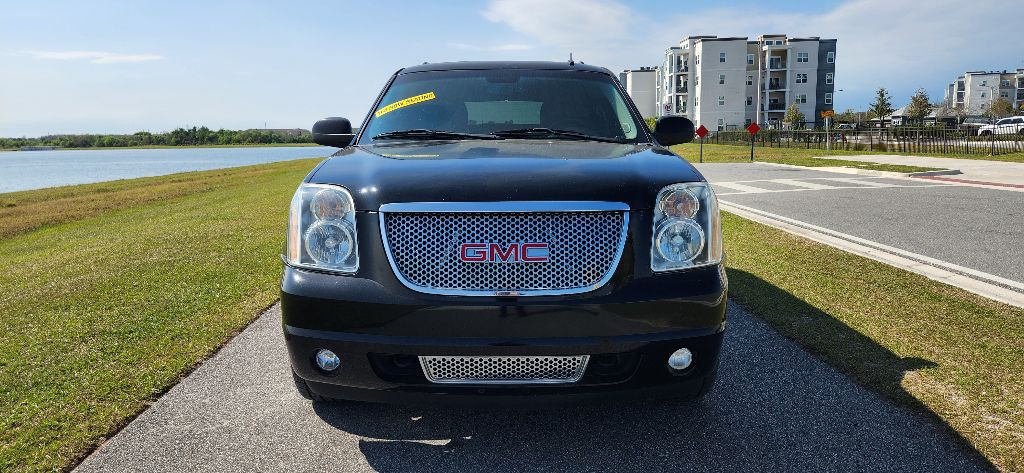 2012 GMC Yukon Image 2