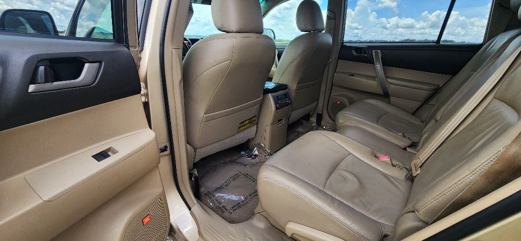 2009 Toyota Highlander Image 16