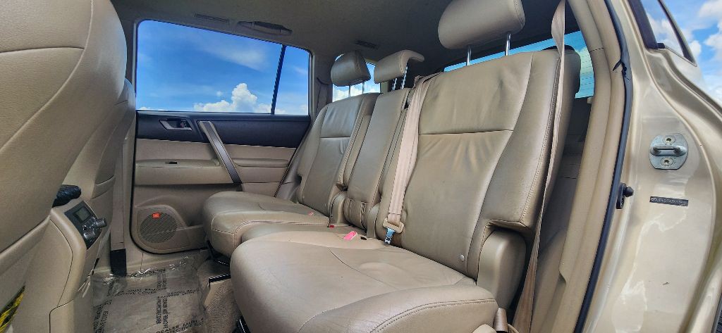 2009 Toyota Highlander Image 17