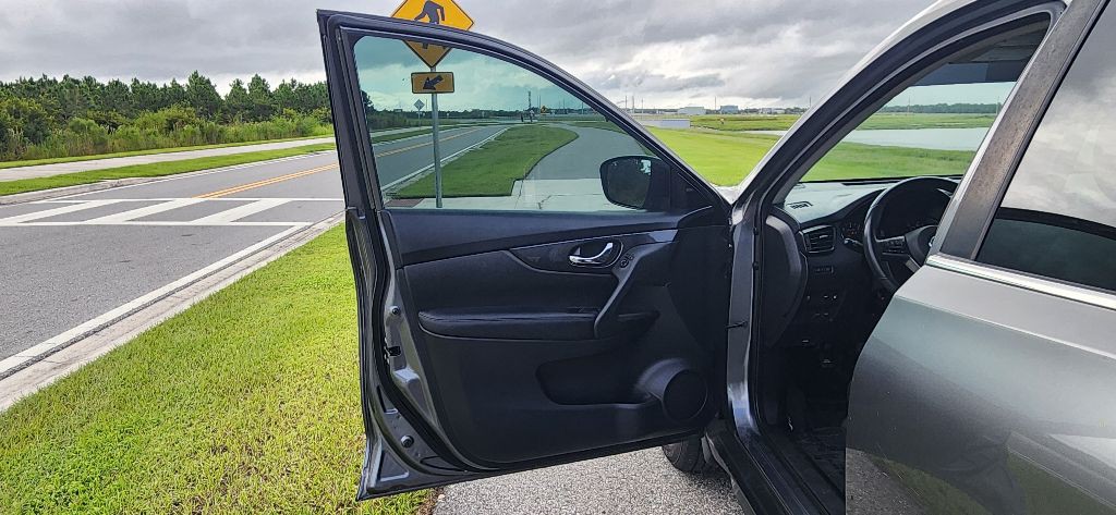 2018 Nissan Rogue Image 9