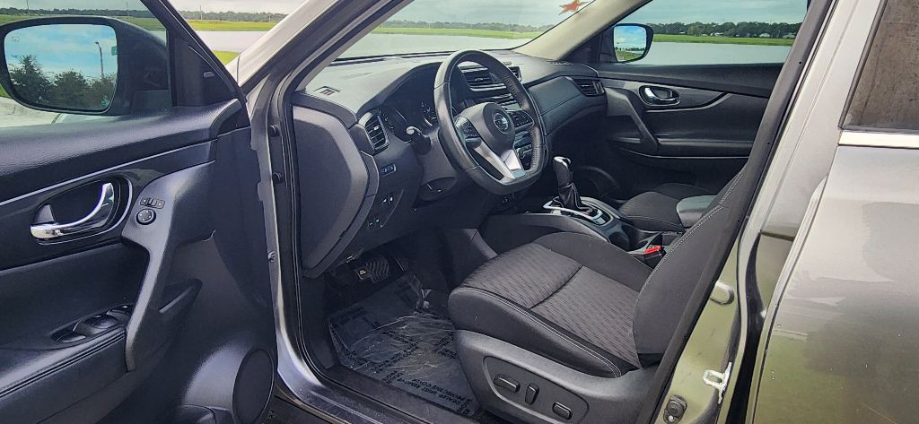 2018 Nissan Rogue Image 10