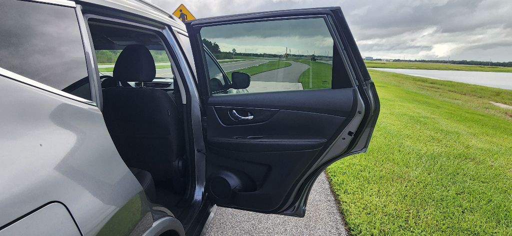 2018 Nissan Rogue Image 21