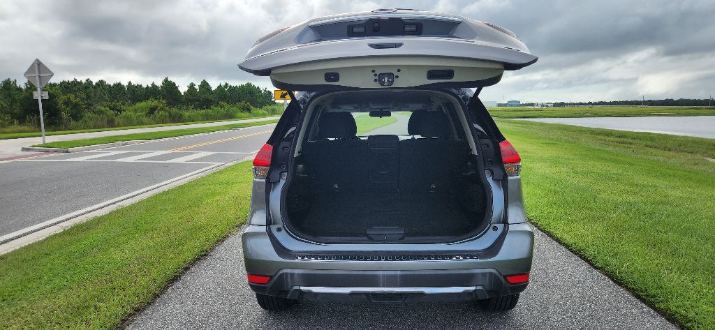 2018 Nissan Rogue Image 24