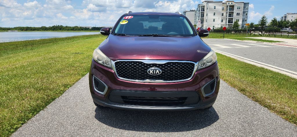 2017 Kia Sorento Image 2