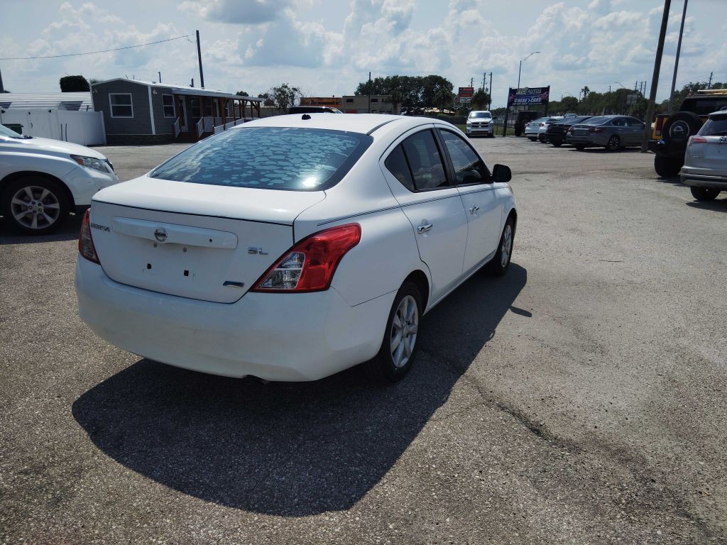 2012 Nissan Versa Image 4