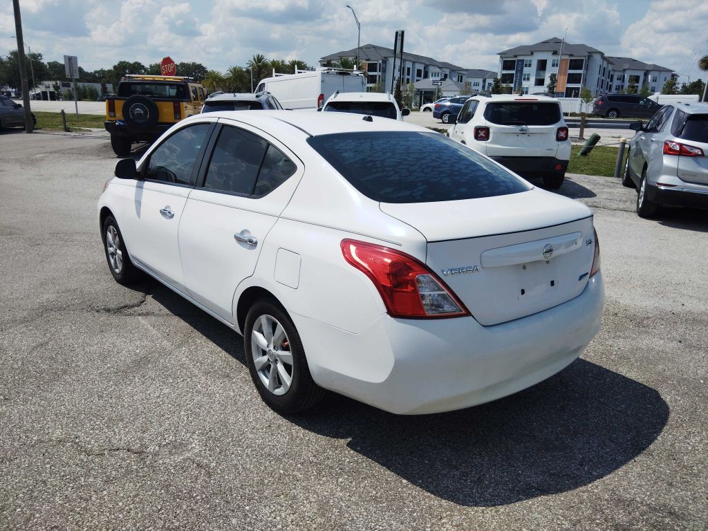 2012 Nissan Versa Image 5